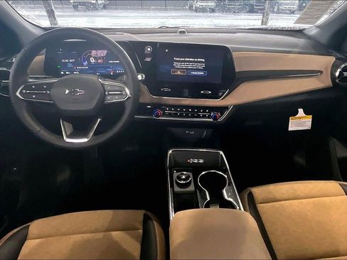 New 2026 Chevrolet Equinox ACTIV w/ Convenience Package III AWD/4WD image 14
