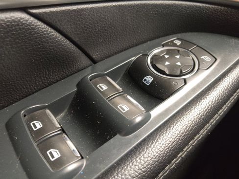 Used 2016 Ford Explorer XLT w/ Equipment Group 202A AWD/4WD image 27