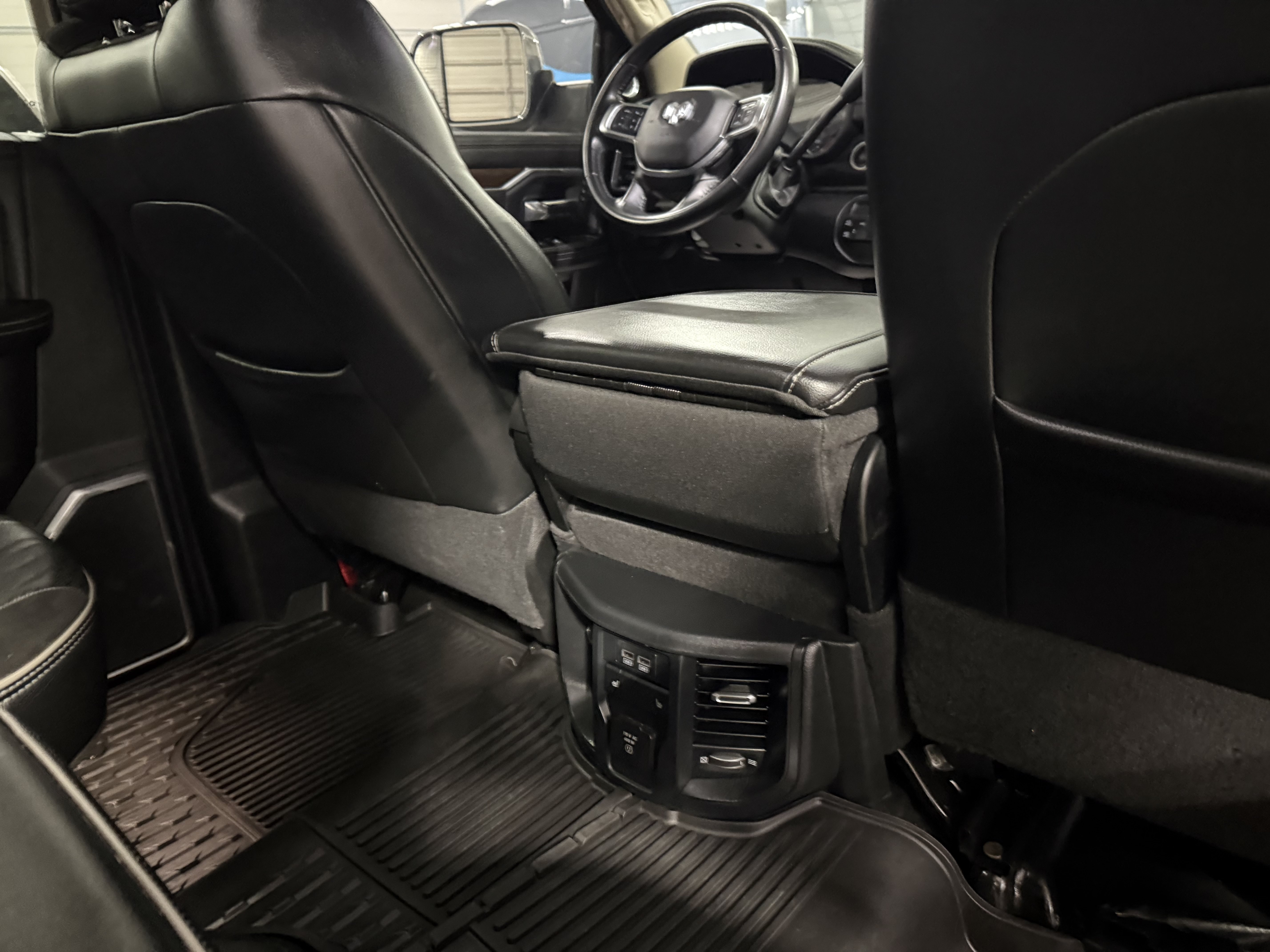 Used 2022 RAM 3500 Laramie AWD/4WD image 20