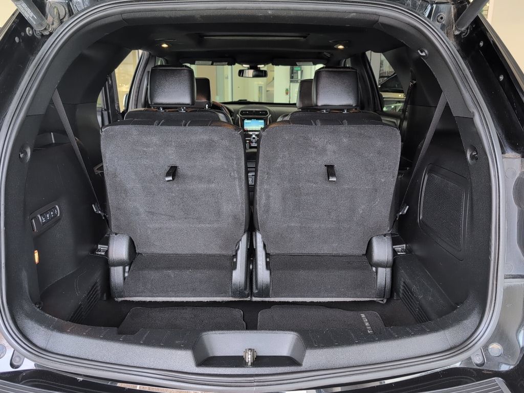 Used 2018 Ford Explorer Platinum AWD/4WD image 36