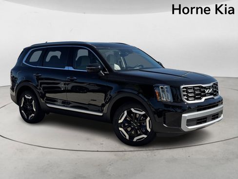 New 2025 Kia Telluride S image 2