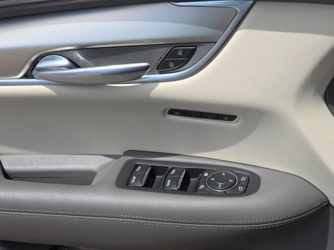 Used 2022 Cadillac XT5 Premium Luxury FWD image 29