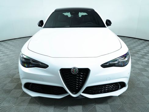 New 2024 Alfa Romeo Giulia Veloce image 3
