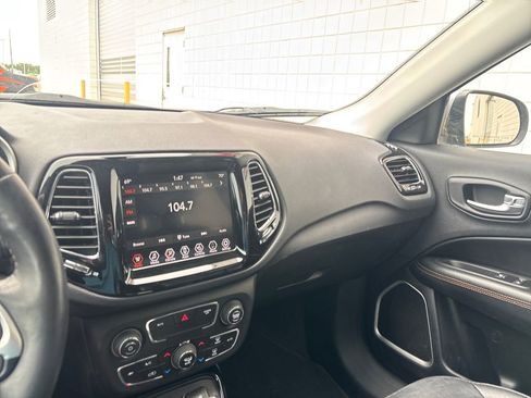 Used 2019 Jeep Compass Limited FWD image 14