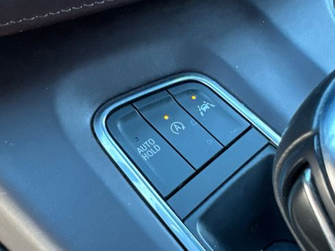 Certified 2022 Cadillac Escalade Sport Platinum w/ Heavy-Duty Trailer Package image 35