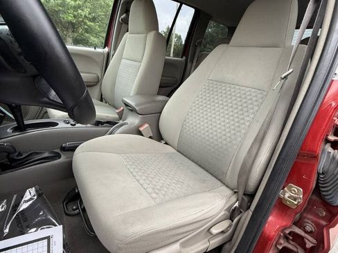 Used 2007 Jeep Liberty Sport AWD/4WD image 12