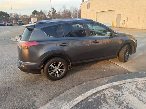 Used 2018 Toyota RAV4 XLE image 3