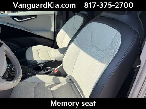 Certified 2024 Kia Niro Wave FWD image 13