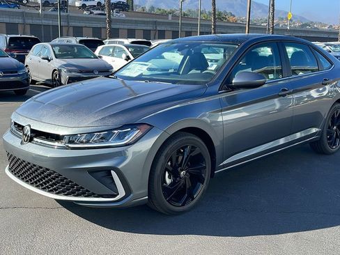 New 2026 Volkswagen Jetta SE image 13