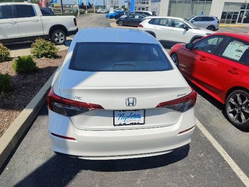 Used 2023 Honda Civic Sport image 12