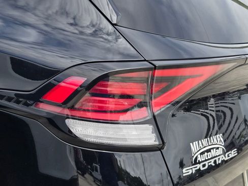 Used 2024 Kia Sportage SX image 8