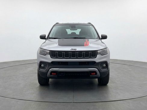 Used 2025 Jeep Compass Trailhawk AWD/4WD image 2