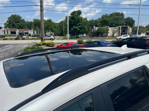 Used 2025 Honda Pilot TrailSport image 7