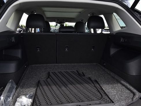Certified 2025 Volkswagen Tiguan SE w/ Panoramic Sunroof Package AWD/4WD image 24