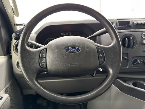 Used 2016 Ford E-350 and Econoline 350 Super Duty RWD image 18