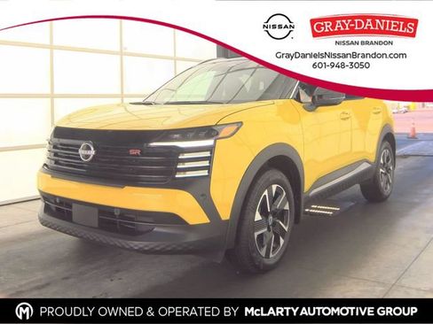 Used 2025 Nissan Kicks SR FWD image 1