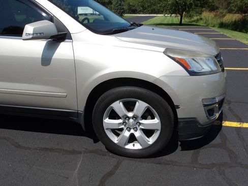 Used 2016 Chevrolet Traverse LT w/ Style and Technology Package FWD image 30