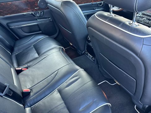Used 2019 Jaguar XJ R-Sport image 29