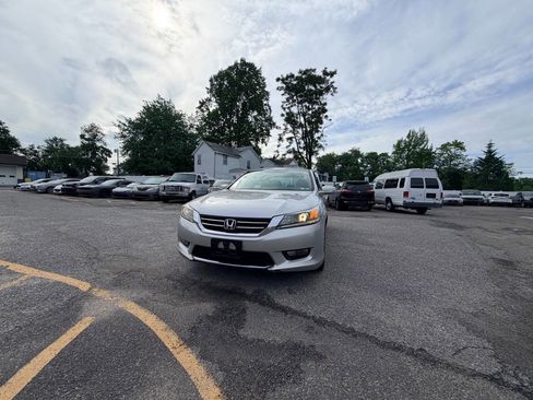 Used 2014 Honda Accord EX image 2