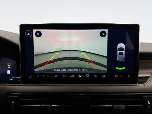 Used 2023 Lincoln Corsair AWD image 16