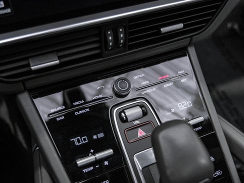 Used 2020 Porsche Cayenne Turbo AWD/4WD image 25