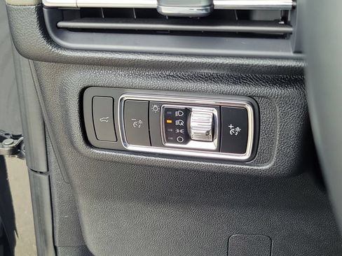 Used 2024 Lincoln Corsair FWD image 19
