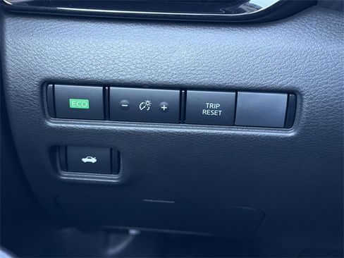 Certified 2025 Nissan Sentra SV image 13