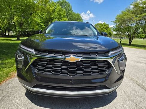 New 2026 Chevrolet Trax LT w/ Driver Confidence Package FWD image 9