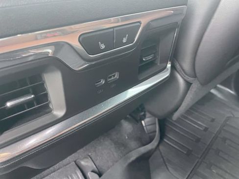 Used 2024 GMC Sierra 1500 Denali Ultimate AWD/4WD image 11