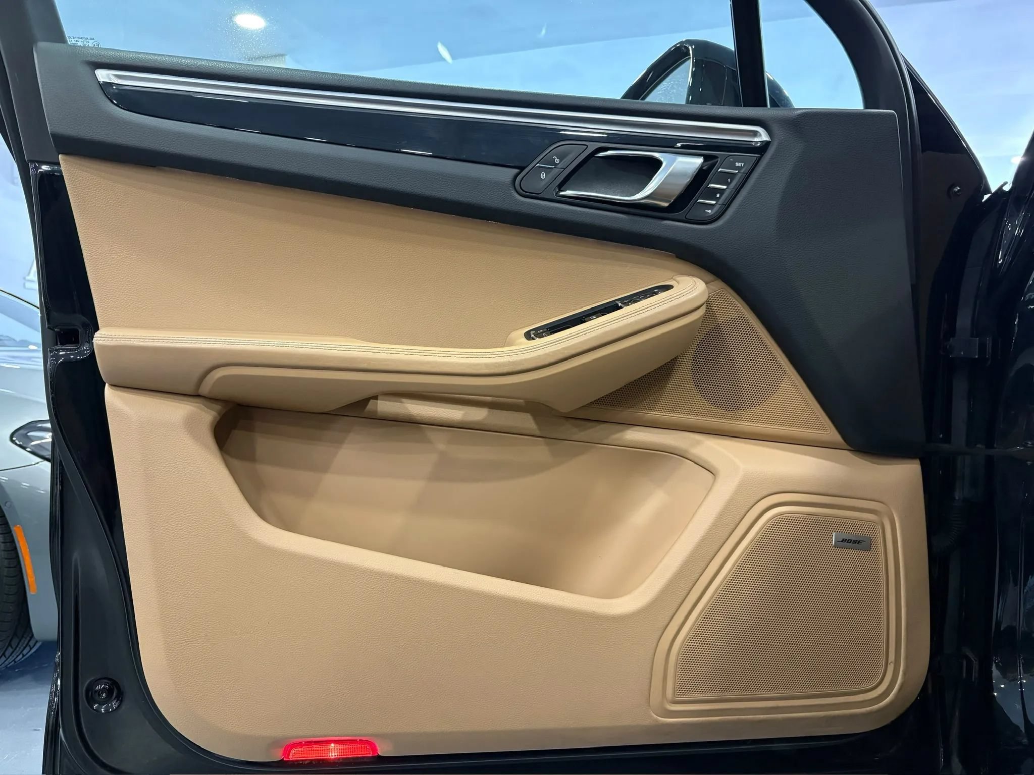 Used 2018 Porsche Macan S AWD/4WD image 38