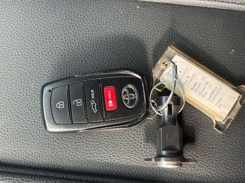 Used 2025 Toyota Grand Highlander XLE image 22