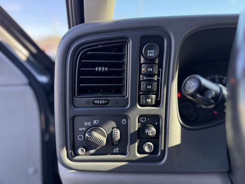 Used 2004 GMC Yukon XL SLT w/ Preferred Equipment Group image 13