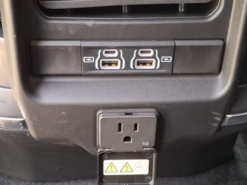 Used 2025 RAM 1500 Big Horn AWD/4WD image 11