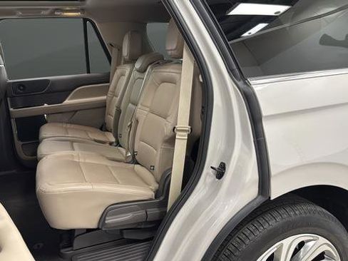 Used 2024 Lincoln Navigator Reserve AWD/4WD image 22