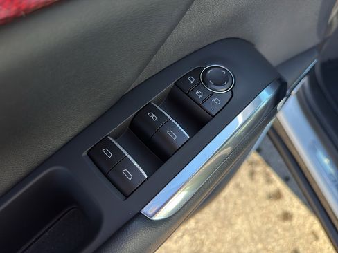 New 2026 Chevrolet Traverse RS w/ LPO, Floor Liner Package image 11