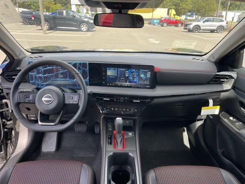 New 2026 Nissan Kicks SR w/ Cold Weather Package image 6