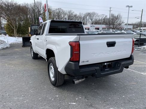 Used 2024 Toyota Tacoma SR image 6