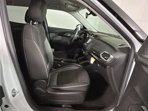 Used 2023 Chevrolet TrailBlazer LT FWD image 30