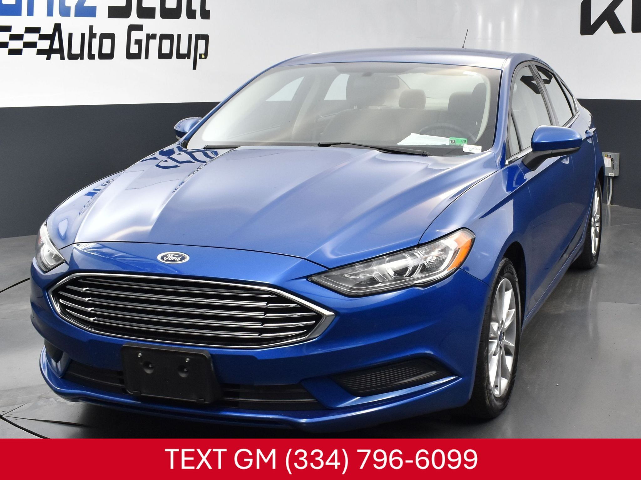 Used 2017 Ford Fusion SE w/ Fusion SE Technology Package FWD image 1
