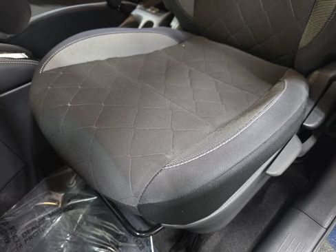 Used 2018 Nissan Kicks SV FWD image 27