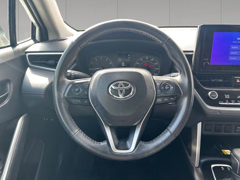 Used 2023 Toyota Corolla Cross LE AWD/4WD image 13