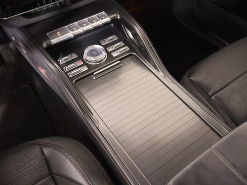 Used 2025 Lincoln Nautilus Reserve w/ Jet Appearance Package AWD/4WD image 9