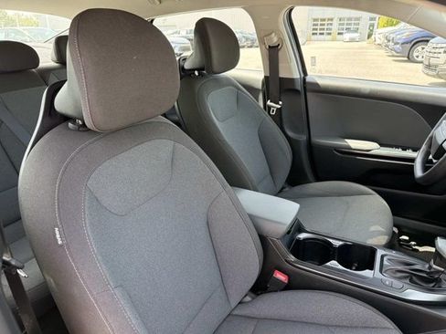 Used 2025 Kia K4 FWD image 16