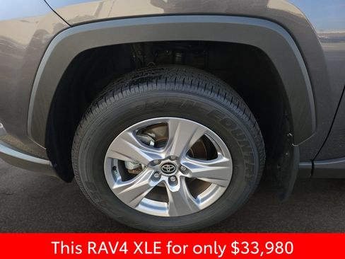 Used 2025 Toyota RAV4 XLE FWD image 40