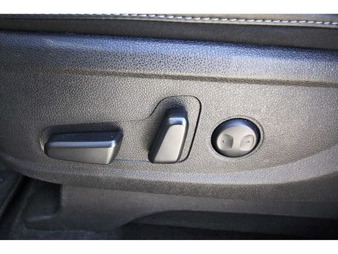 Used 2025 Kia Telluride S FWD image 29