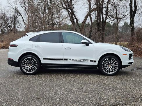 Certified 2023 Porsche Cayenne Platinum Edition image 7