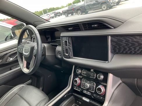 Used 2023 GMC Yukon Denali AWD/4WD image 9