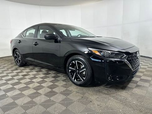 Used 2025 Nissan Sentra SV image 2
