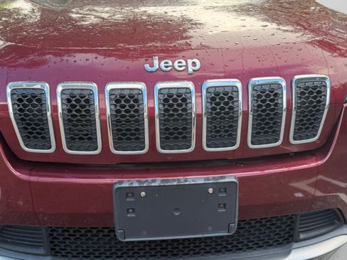 Used 2019 Jeep Cherokee Limited AWD/4WD image 19