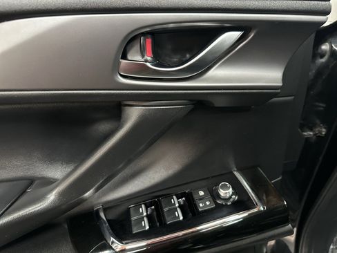 Used 2023 MAZDA CX-9 Touring image 18